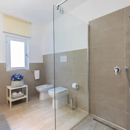 Stazzo Piscina Condivisa