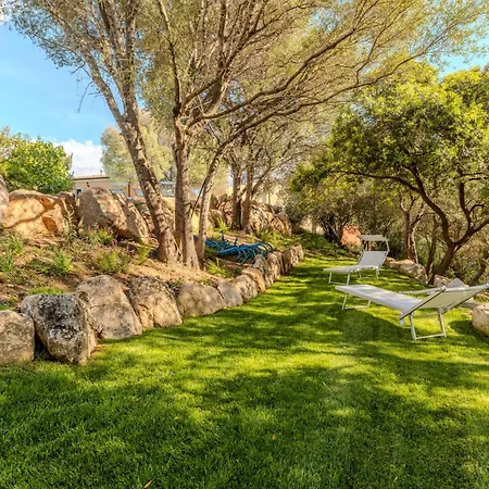 Stazzo Piscina Condivisa Apartman