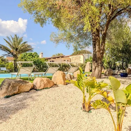 Stazzo Piscina Condivisa