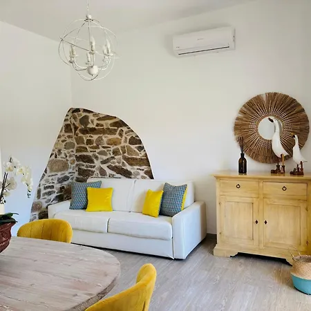 Stazzo Piscina Condivisa سان تيودورو