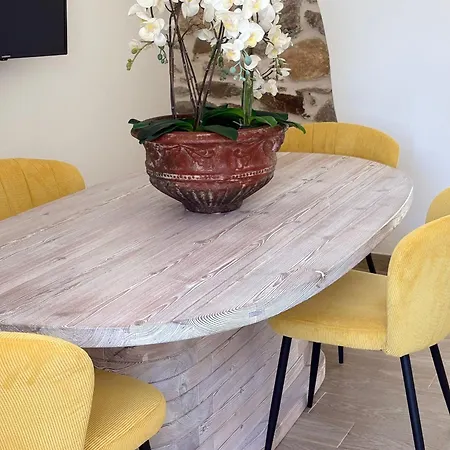 Stazzo Piscina Condivisa سان تيودورو